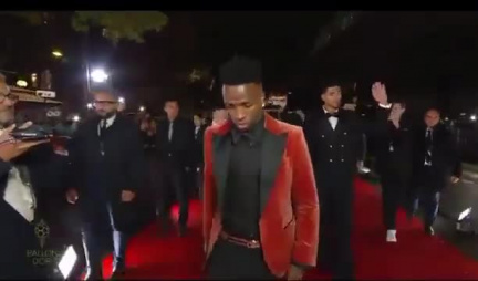 vinicius junior tapis rouge introduction anthagoniste