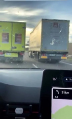 voix Corneille et Bernie ces poids lourd a la con dépassement autoroute