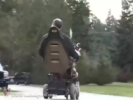 fauteuil roulant femme accroher bdsm gode