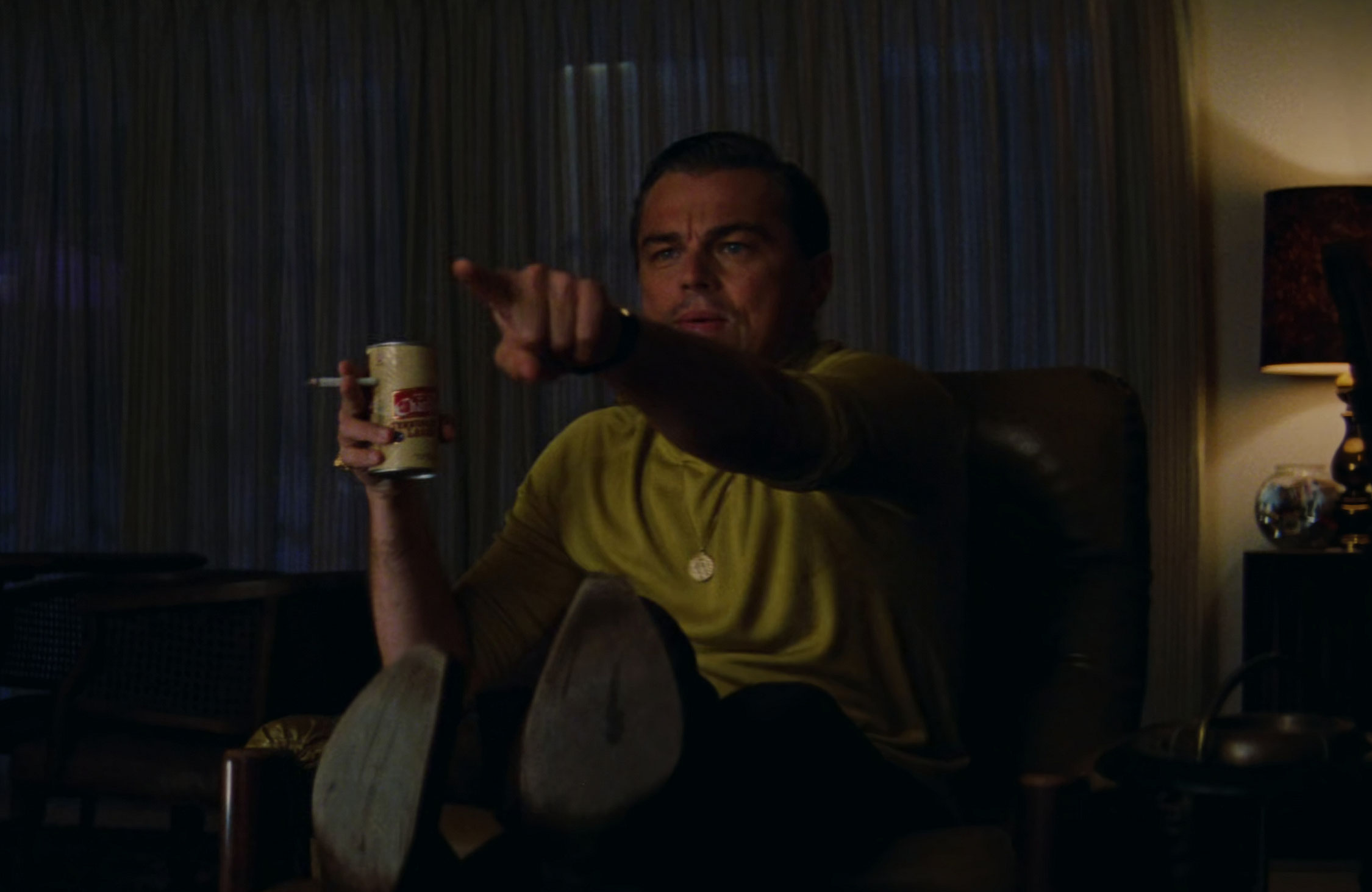 Dicaprio pointing