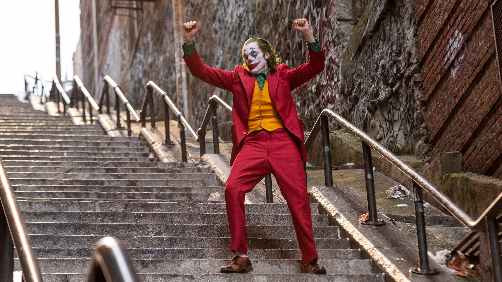 Joker dancing