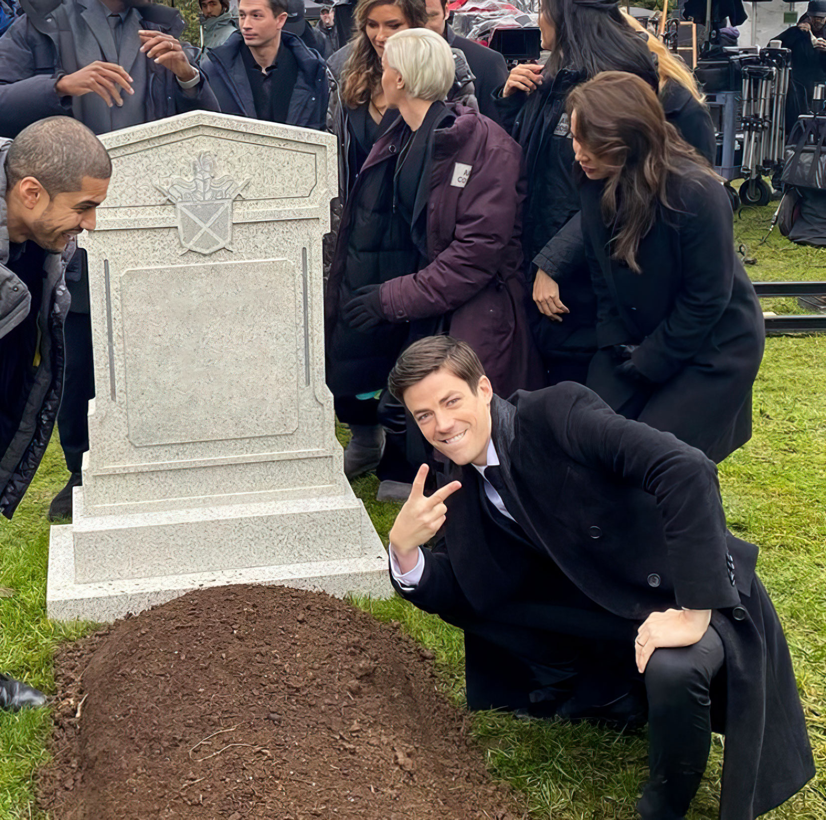 Grant Gustin next to Oliver Queen's Grave
