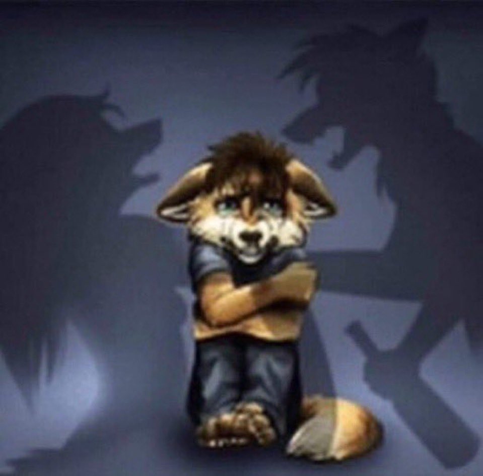 Renardeau humanoïde triste assis seul dans le noir avec ombres parents violent en fond