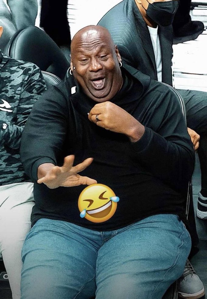 Michael Jordan version gros qui rigole mais qui contredit instantanément derrière