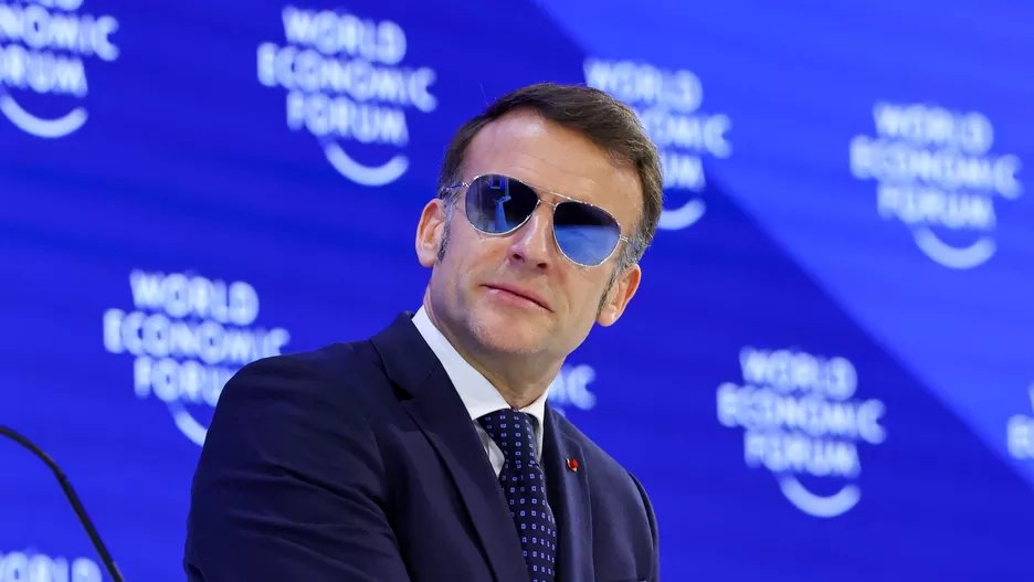 FOR SURE Macron avec des lunettes de soleil au Forum Economique Mondial
