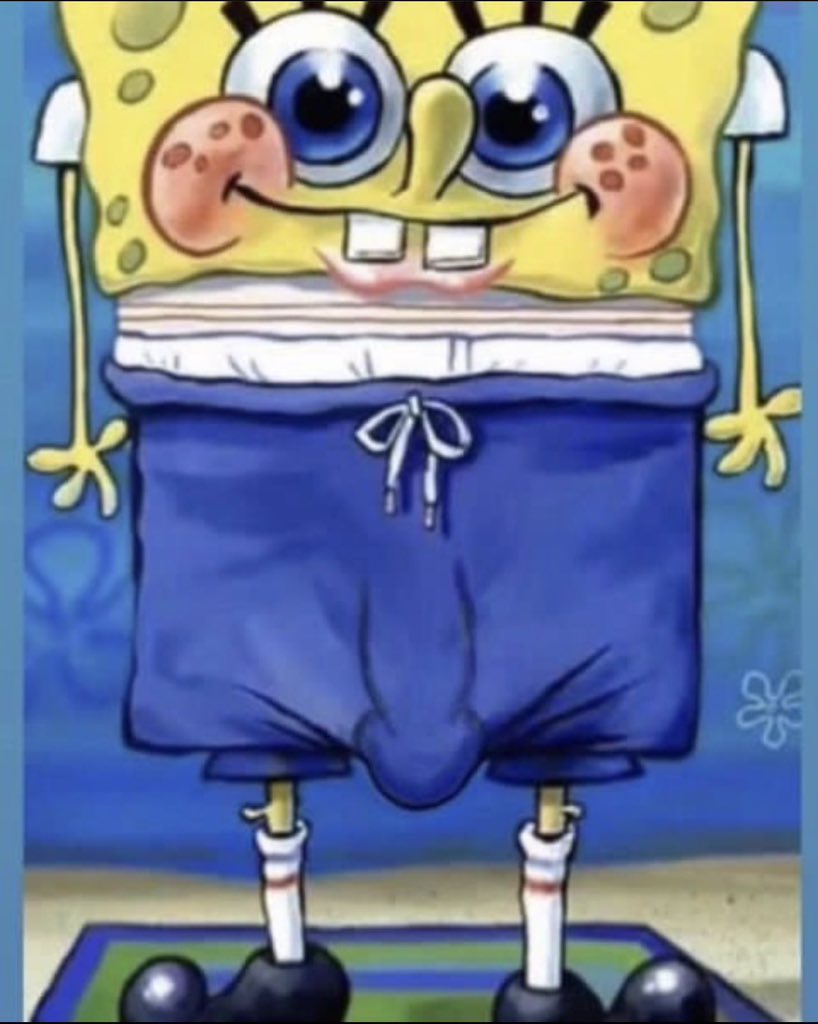 Bob l'éponge avec short bleu bien moulant montrant la forme de sa bite