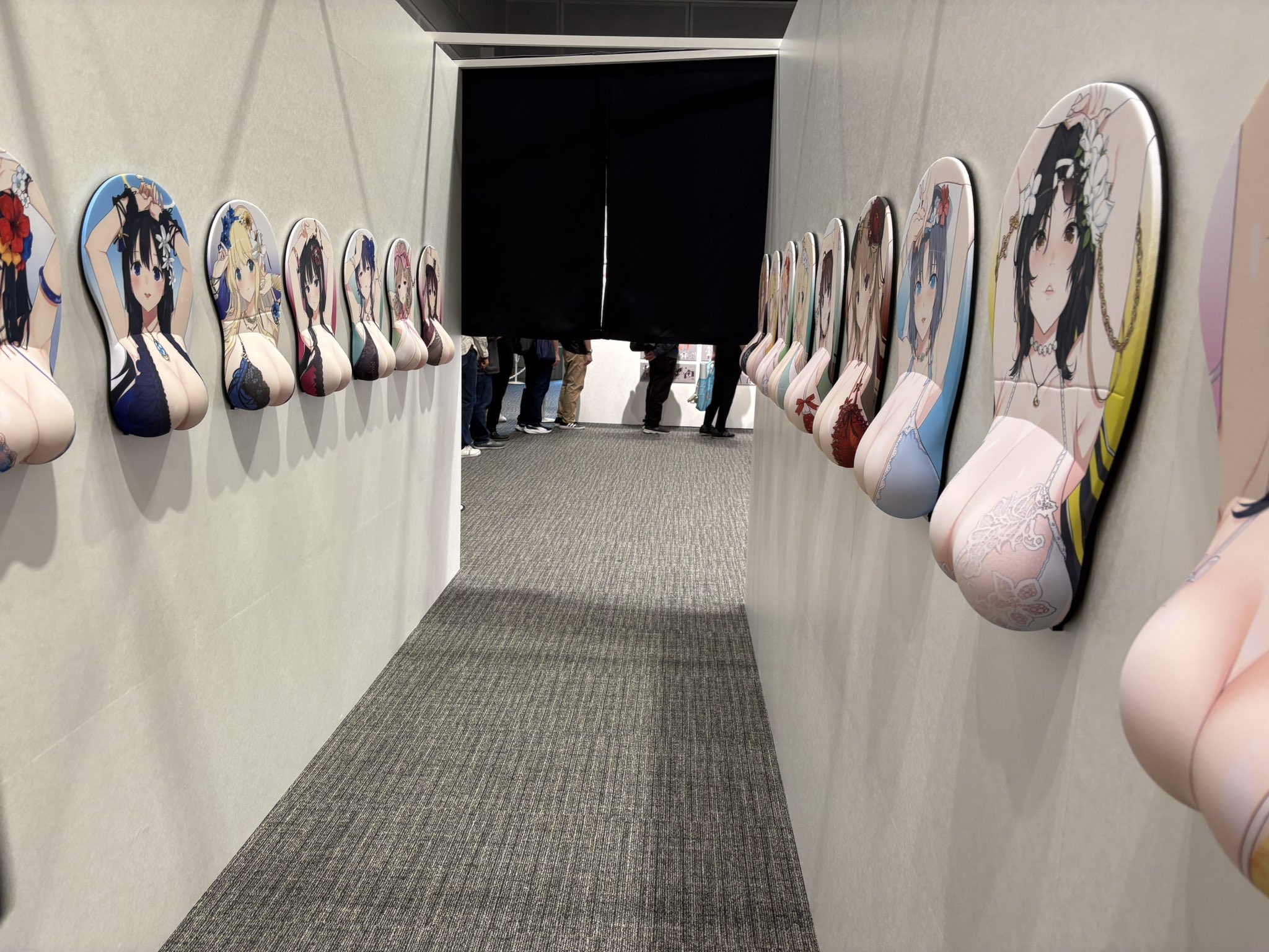 galerie d'art de tapis de souris nichons