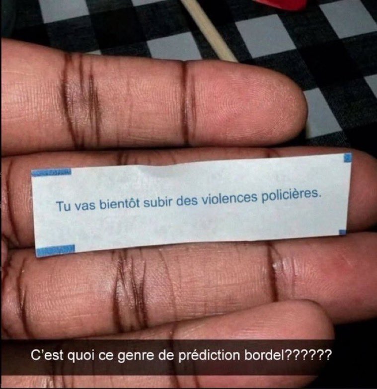 snapchat - Tu vas bientôt subir des violences policières. C'est quoi ce genre de prédiction bordel?????