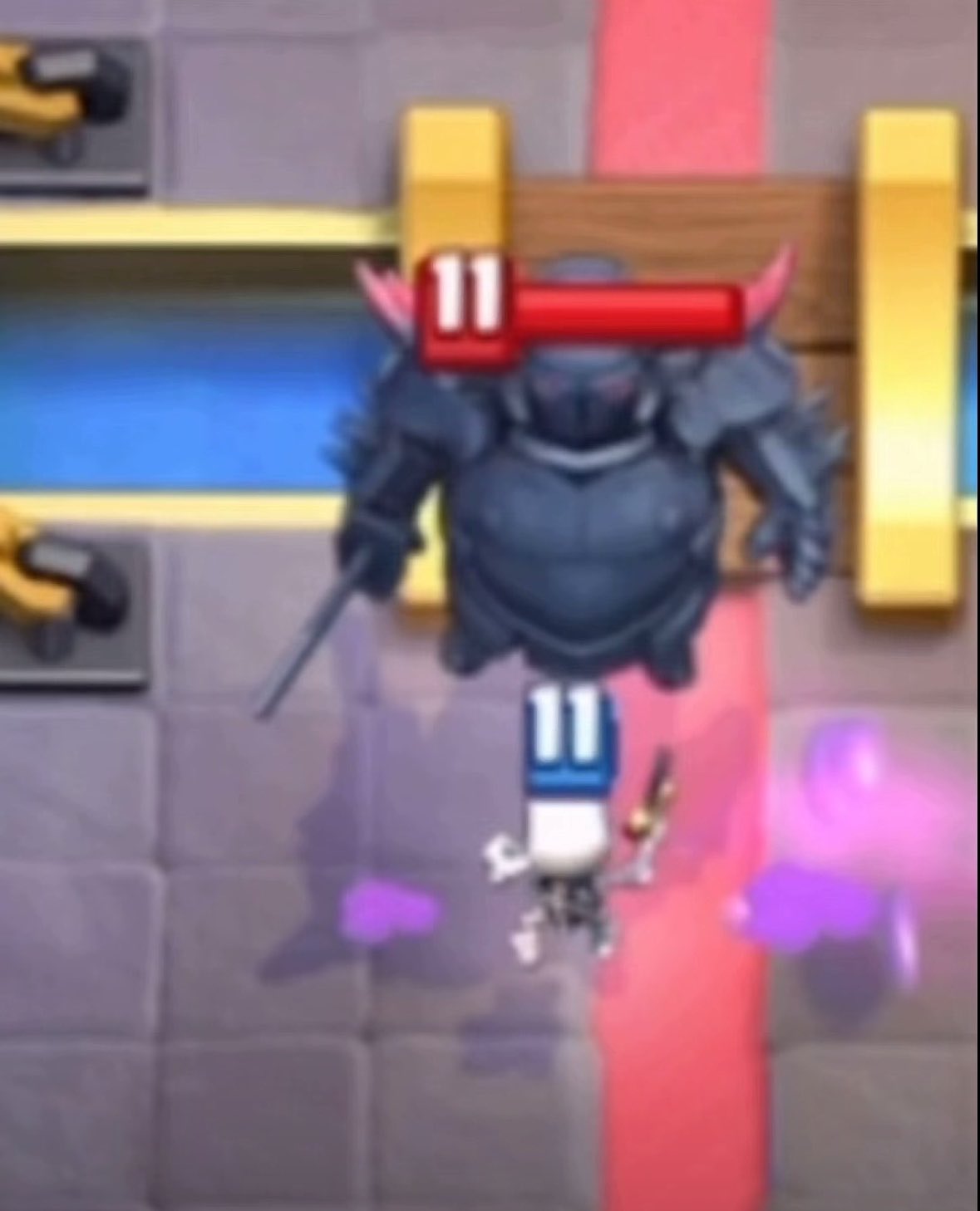 P.E.K.K.A (PEKKA) vs squelette, Géant vs petit, Fort vs faible, clash royale