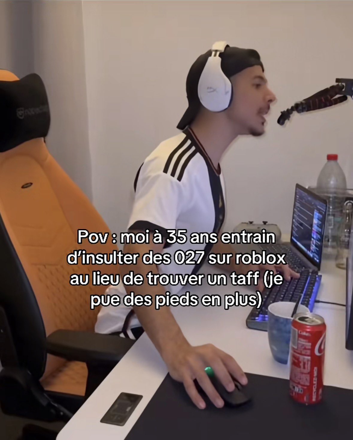 Walid Sax Hamza - Un gamPov : moi à 35 ans entrain d'insulter des 027 sur roblox au lieu de trouver un taff (je pue des pieds en plus)