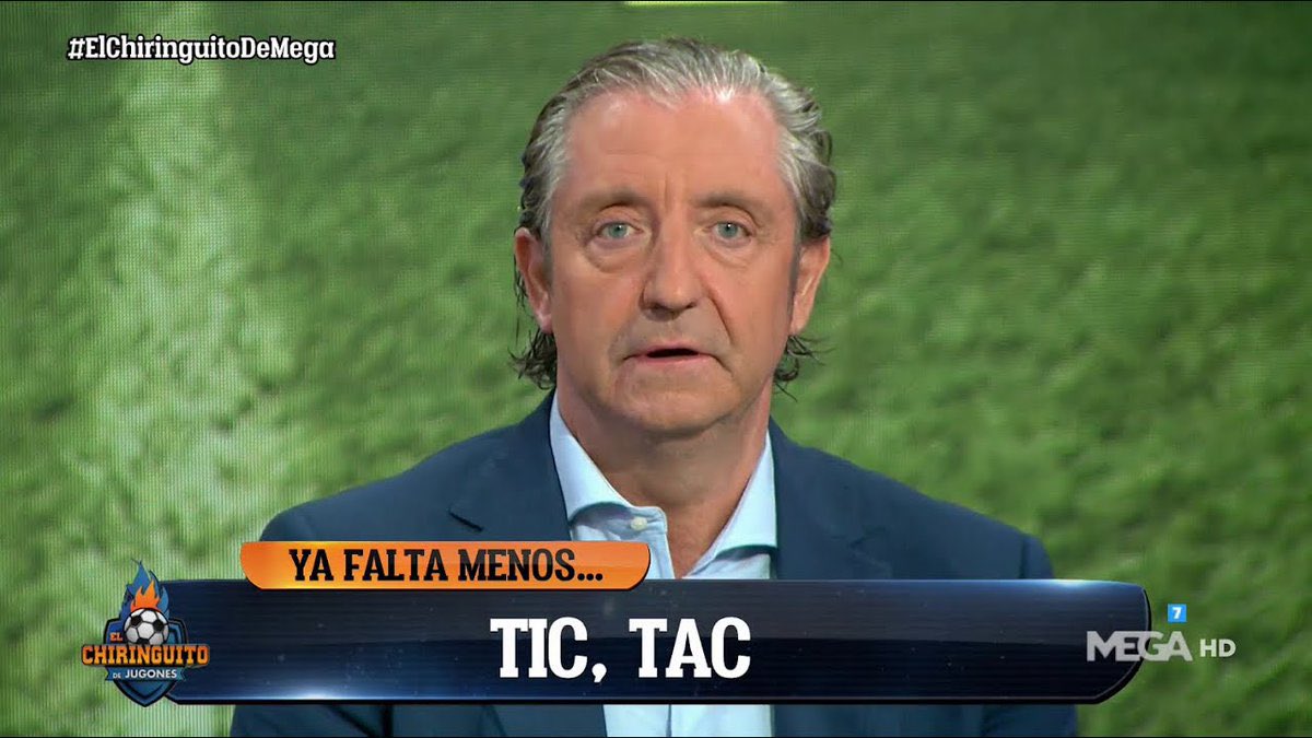 Josep Pedrerol fixe la camera avec la banniere Tic Tac