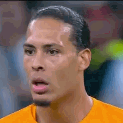Virgil van Dijk choqué et incrédule sur le terrain