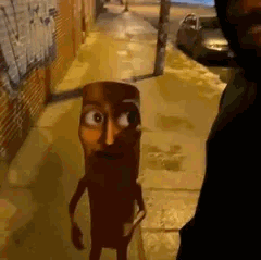 Tung Tung Tung Sahur qui prend la fuite de manière pas rassurante, tentant de fuir une situation génante.