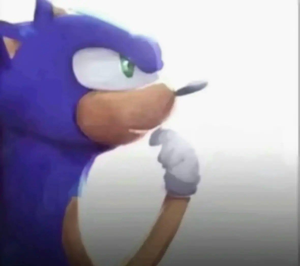 onic qui réfléchit la main sur le menton