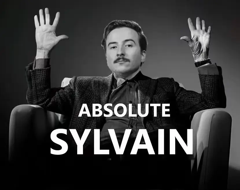 Sylvain Levy lève les mains en l'air style Absolute Cinema