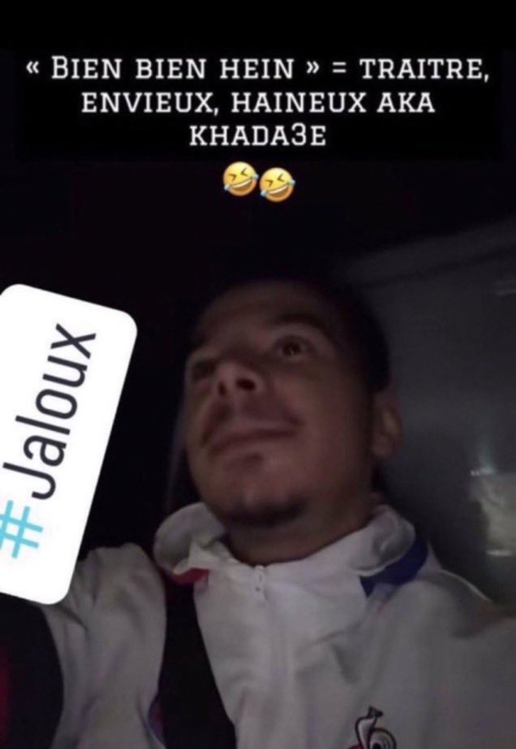 snapchat - Walid Sax Hamza - Homme en voiture définissant Bien bien hein