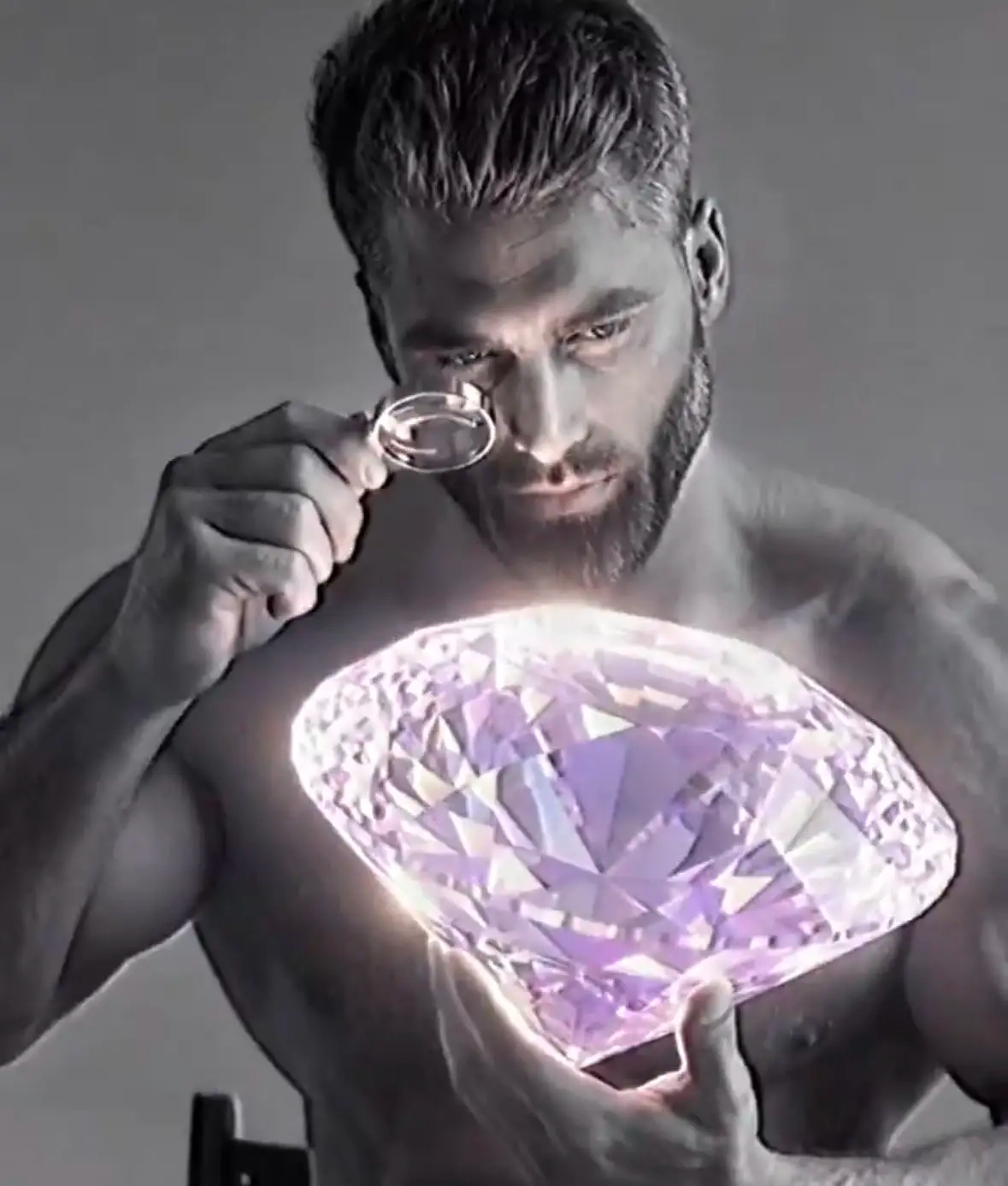 GigaChad examine un diamant géant avec une loupe