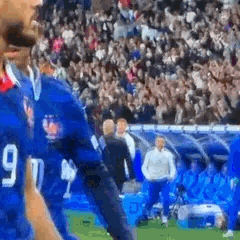 Bradley Barcola qui explose de joie avec Rayan Cherki