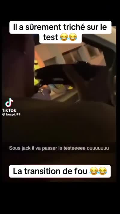 TikTok - Il a sûrement triché sur le test. Un conducteur danse frénétiquement au volant de sa voiture après un controle de police