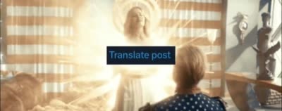 Homelander ébloui par la lumière divine avec l'image Translate post (tweet)