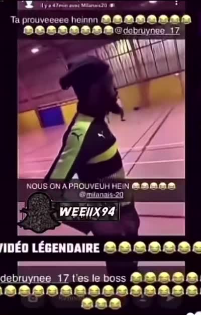 snapchat - Un joueur crie « Nous on a prouvé » au gymnase et fait des dribbles mais tombe dans son geste