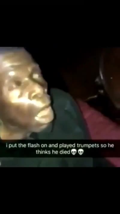 snapchat - Un homme pense qu'il est mort à cause d'un flash et de trompettes