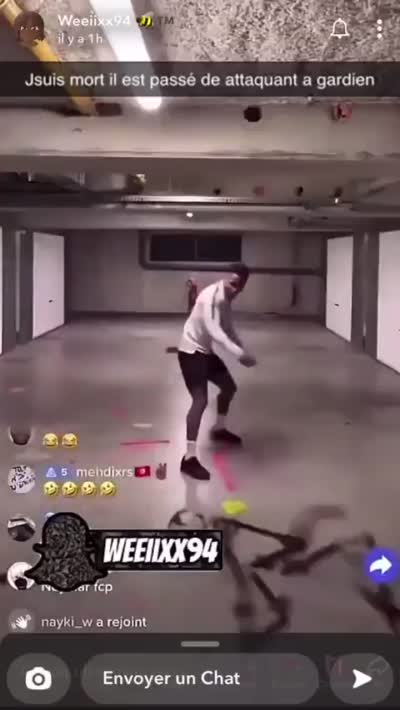 TikTok - Jsuis mort il est passé de attaquant a gardien