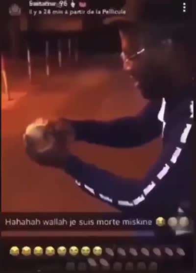 snapchat - Un homme allume un gros pétard qui lui explose au visage avec killcam