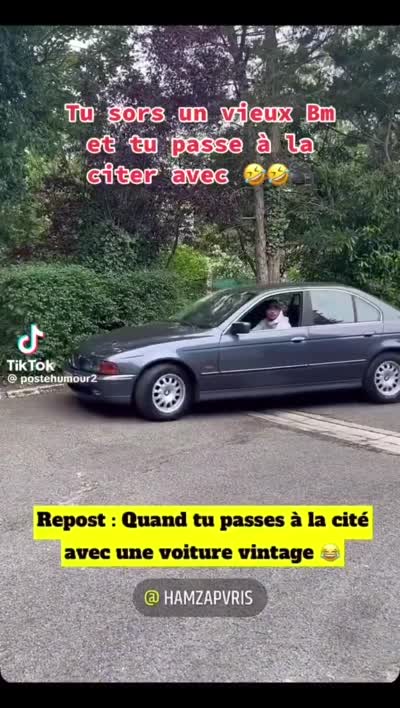 snapchat - Walid Sax passe en cité dans une vieille BMW et se fait charrier par ses amis