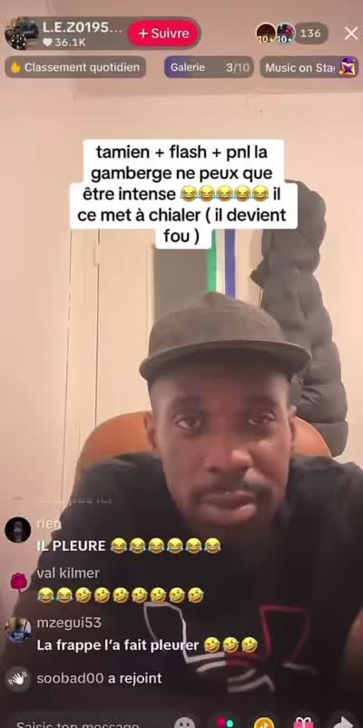 Un streamer TikTok fond en larmes en écoutant PNL pendant un live (tamien + flash + pnl la gamberge ne peux que être intense, il ce met à chialer (il devient fou))