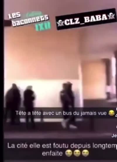 snapchat - Tête à tête avec un bus du jamais vue, La cité elle est foutu depuis longtemps enfaite