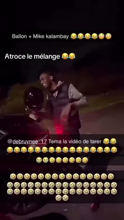 Un homme inhale un ballon d'hilarant en écoutant Mike Kalambay