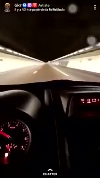 snapchat - Bon, nous sommes dans un tunnel. Depuis tout a l'heure, on a pris ça, ça finit pas. Ça fait plus de 1 heure du temps. Mais nous sommes en plein Paris, mais c'est ou ça en fait?