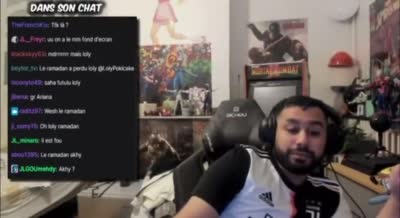 Loly réalise qu'il a oublié le Ramadan - Aïe le Ramadan ! Oh là là là là là là là j'ai oublié !
