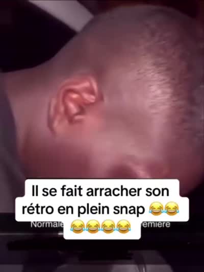 snapchat - Il se fait arracher son rétroviseur en plein snap