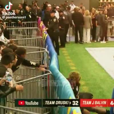 Druski se blesse au flag football et abandonne