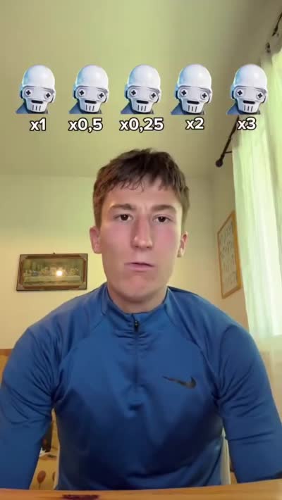 TikTok - Jeune homme qui répète un bruit fortnite plusieurs fois au ralenti puis accélère