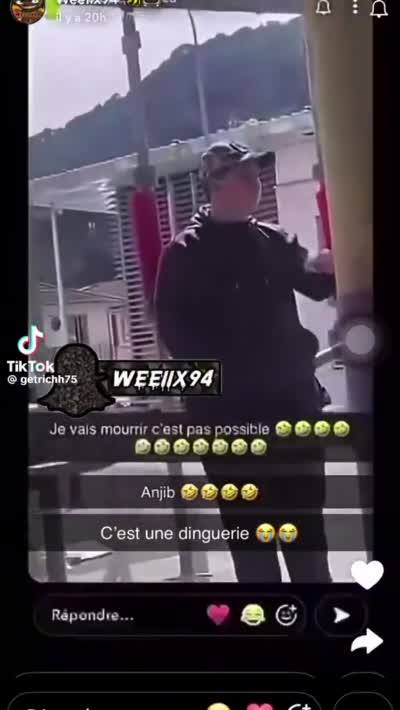 snapchat - Un jeune fume la puff avant de se prendre un débris sur la tete