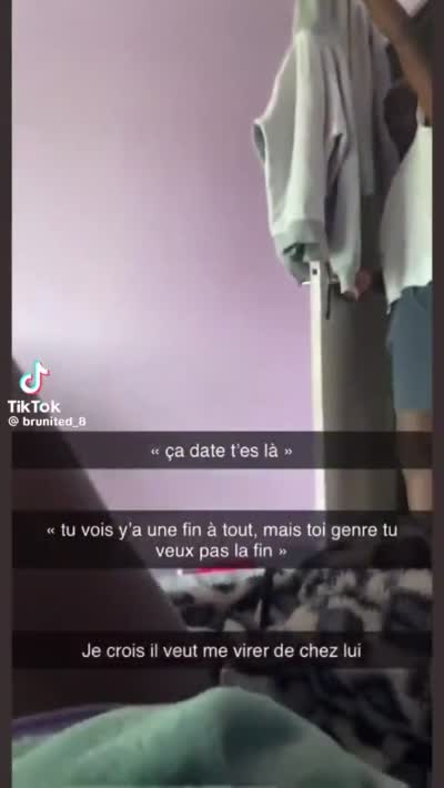 snapchat - Un jeune homme fait comprendre à son invité qu'il doit partir