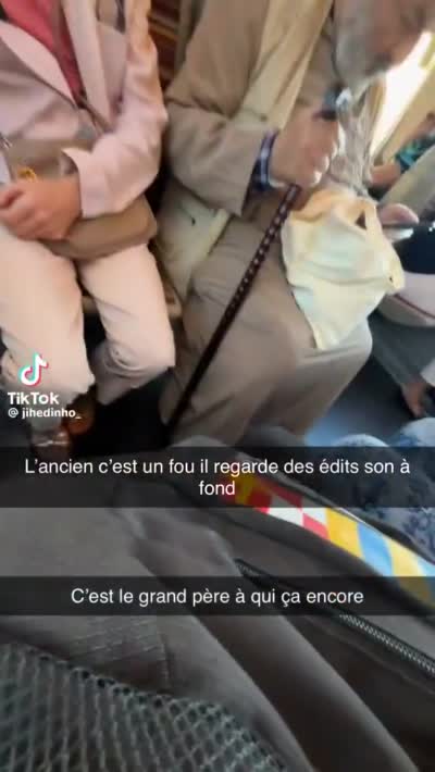 snapchat - TikTok - L'ancien c'est un fou il regarde des édits son à fond