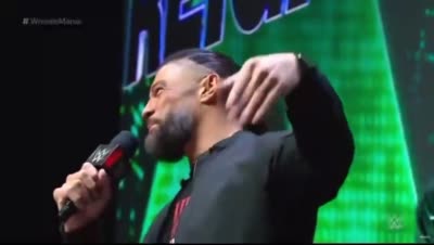 Roman Reigns demande de virer Seth Rollins - et this bum out of here, why don't you? Let's just get this bum out of here already, huh?
