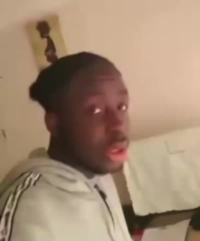 snapchat - Diaporama d'un jeune homme moche/atroce/horrible H24 en survetement
