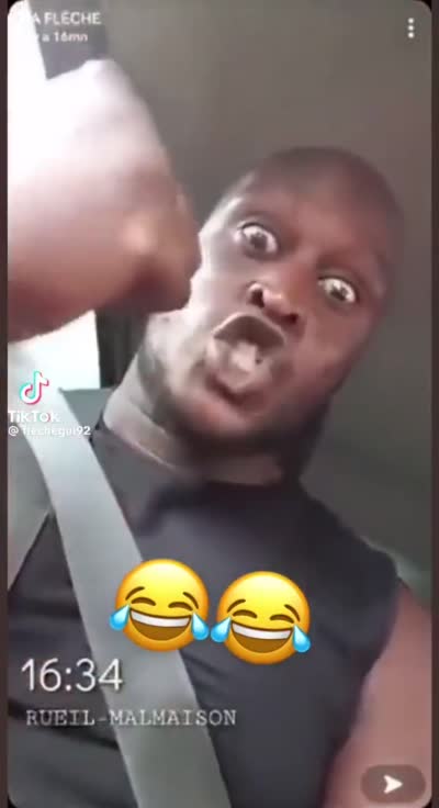snapchat - Laflèche - Je l'ai marbré, je l'ai tué, je l'ai bien tué par terre wallah, espèce de pute là.