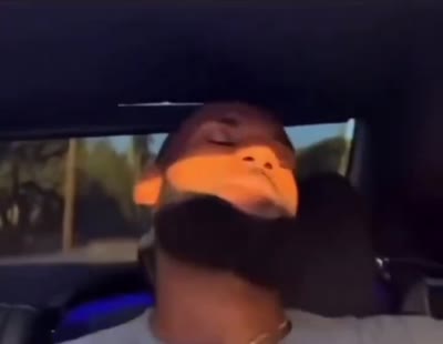 LeBron James chante du rap en voiture