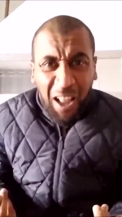 Mounir Moon - Qu'est-ce que t'es en train de faire ? Qu'est-ce que tu nous racontes ? Tu racontes quoi ?