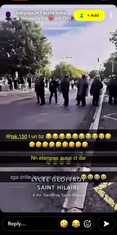 snapchat - Blocus lycée, Un lycéen nargue la police avant de fuir en courant