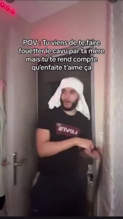 TikTok - POV :  Tu viens de te faire fouetter le cavu par ta mère mais tu te rend compte qu'enfaite t'aime ça