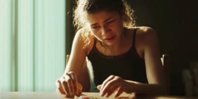 Zendaya pleure et a du mal à respirer