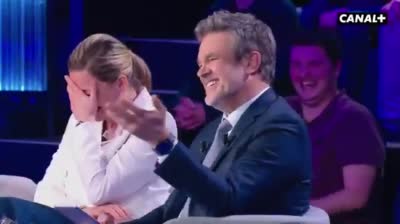 Laure Boulleau, Samir Nasri, Hervé Mathoux et ses chroniqueurs ont un fou rire en direct