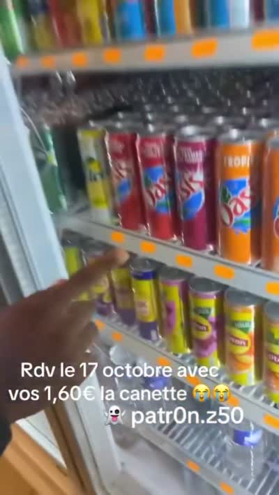 snapchat - 1,60€ la canette ? Au nom de Dieu il se croit au state, Chef ? Tu seras là le 17 octobre ? Ouais t'es là ? Ok ok non c'est juste comme ça.